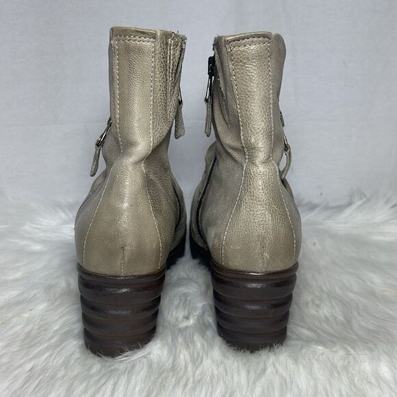 Mix Mooz Zulu NWOT Tan/Dove Grey Ruched Leather Side Zip Booties Sz 41/U… - Picture 4 of 8